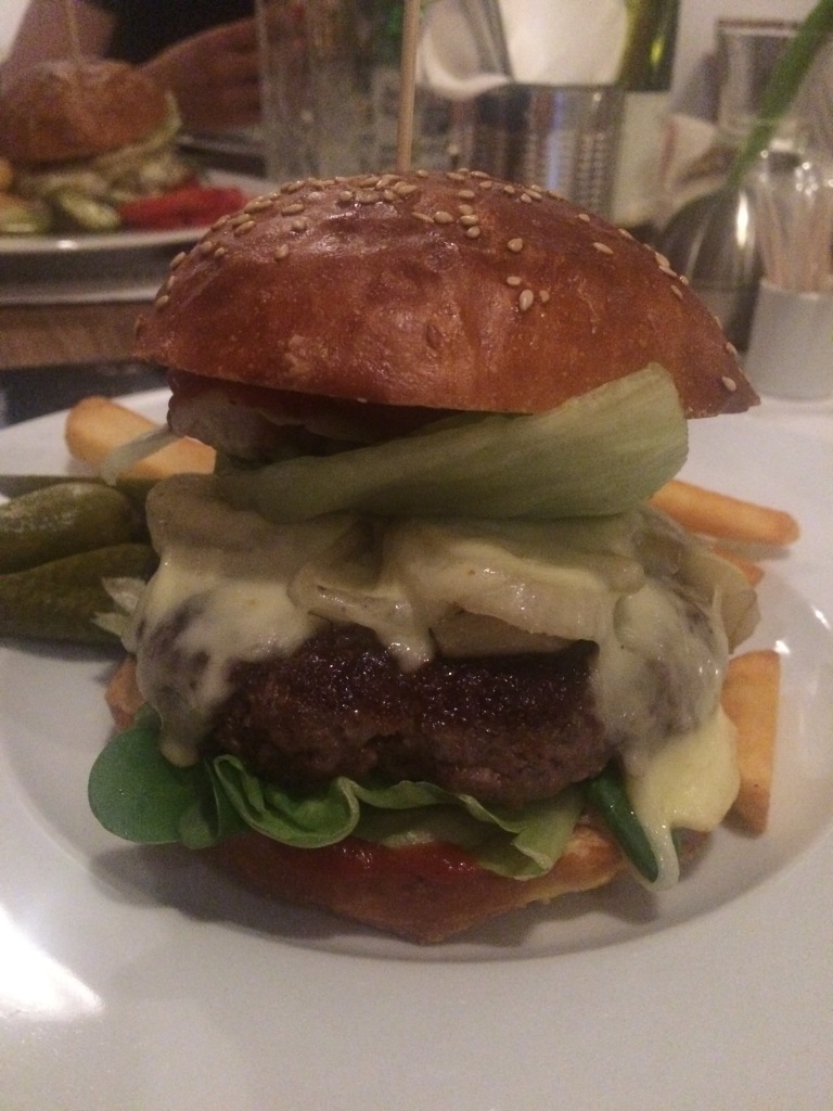 Mega burger